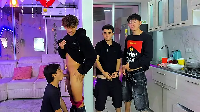 Houseofwarrios live XXX chat