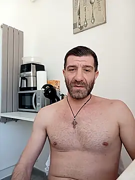 Alexdaniel89 即時 XXX 聊天