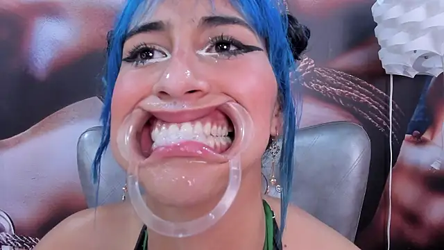 miss___taylor Adlı Modelin Canlı XXX Sohbeti