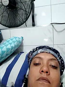 2Juicy_pussy 现场XXX聊天