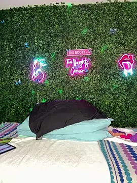 XXX chat uživo modela RenaThickAss