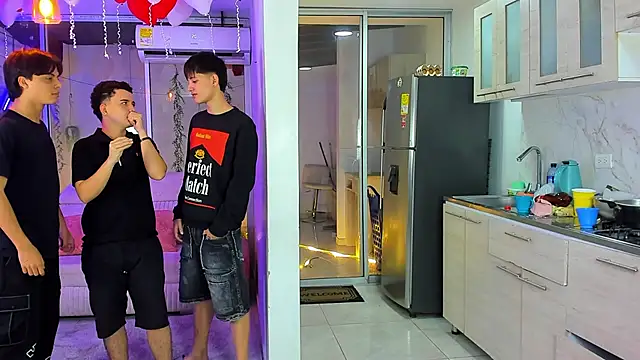 Houseofwarrios Chat XXX live