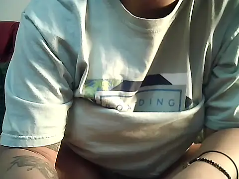 FallsForHerSmile Live XXX Chat