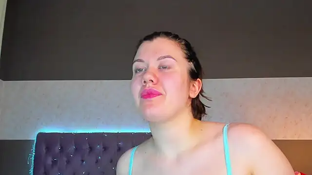 NikkiBusttn Live XXX chat