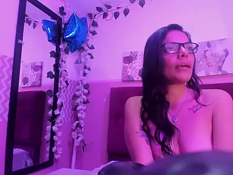 LorraineMarie: онлайн-секс-чат