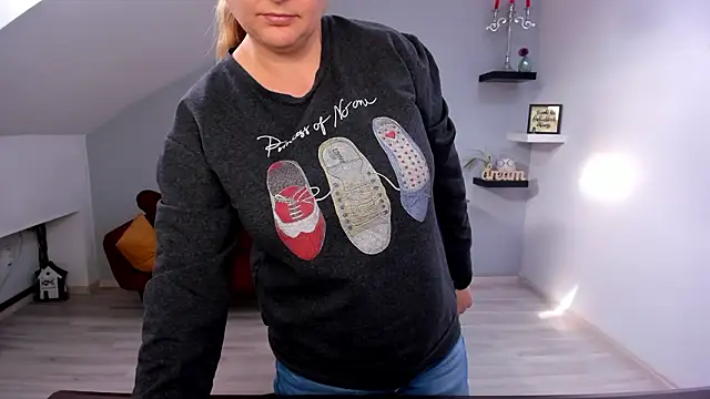 LollaGirl's Live XXX Chat