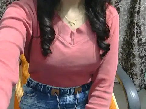 Adorable_Ayesha Adlı Modelin Canlı XXX Sohbeti