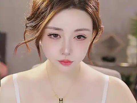 Qiaoqiao__ Chat XXX in diretta