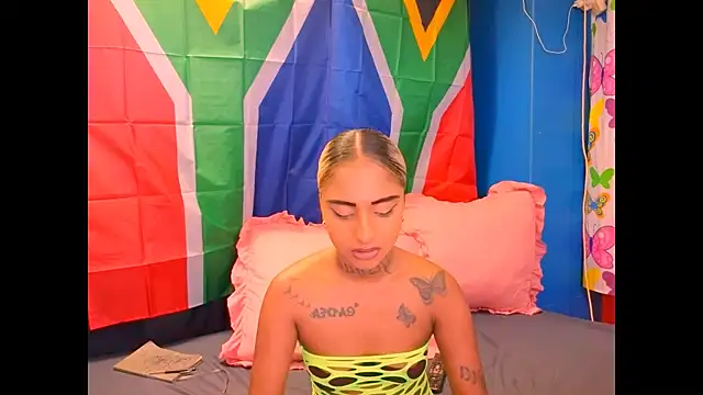 XXX chat uživo modela indiansumaya29