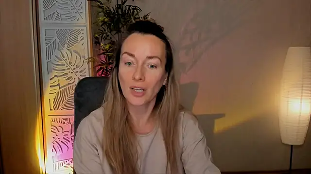 RebeccaMartinez Chat XXX in diretta