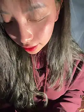 QuynhAnh_2k1 Adlı Modelin Web Kamerası Şovu