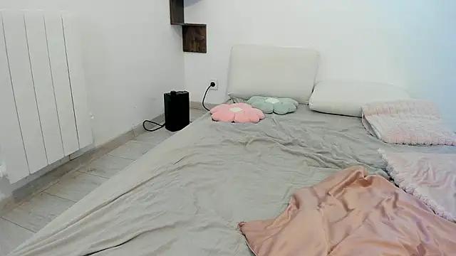 Chatroom XXX en direct de lolitaalovee