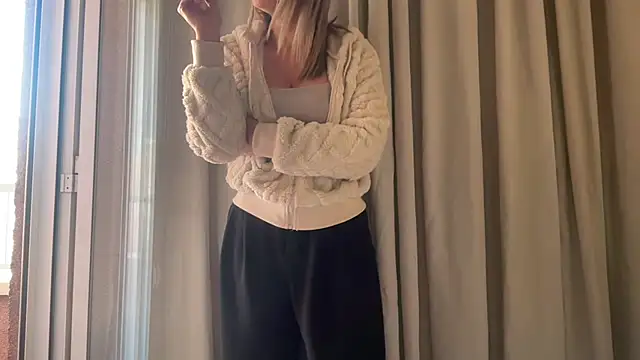 Lana_inked élő XXX-chatje