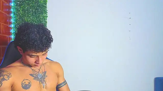 Demitryo Live XXX-chat