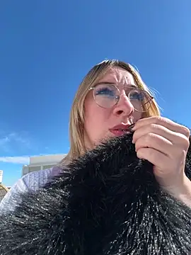 Giuliana_baby Adlı Modelin Canlı XXX Sohbeti