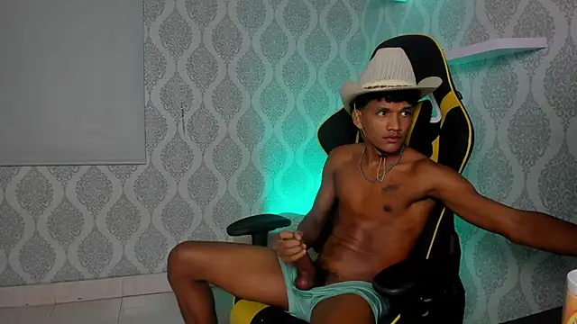 XXX chat uživo modela Boy_savoy