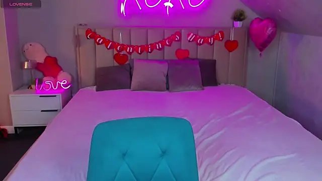 Ella_Burns Adlı Modelin Canlı XXX Sohbeti