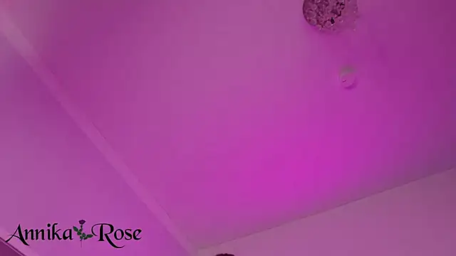 AnnikaRose Chat XXX in diretta