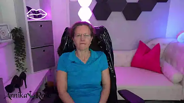 AnnikaRose: онлайн-секс-чат