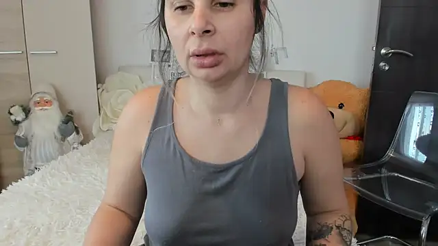 sweetemy4u Adlı Modelin Canlı XXX Sohbeti