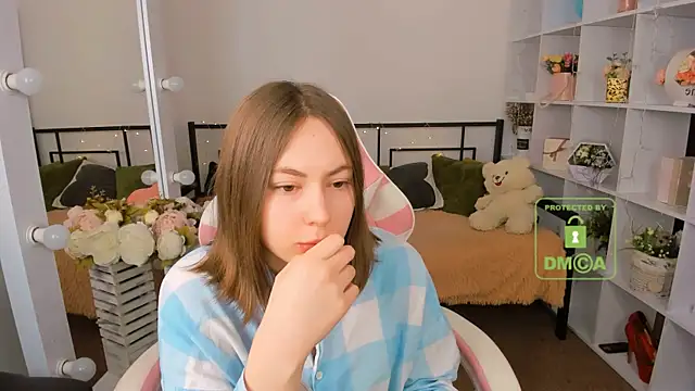 Elma_Lily Chat XXX in diretta