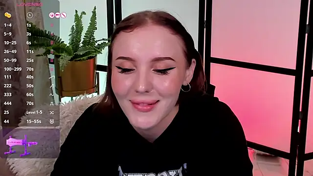 LianaFord live XXX chat