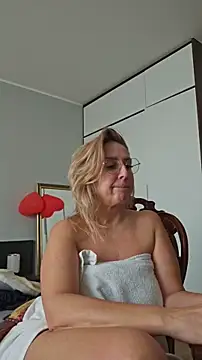 MariaRichi_: онлайн-секс-чат