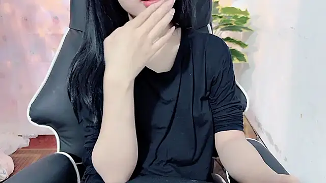 Bino119: διαδικτυακό σόου στην κάμερα