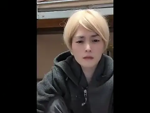 Pokazy przed kamerką – mgnhiroyuki