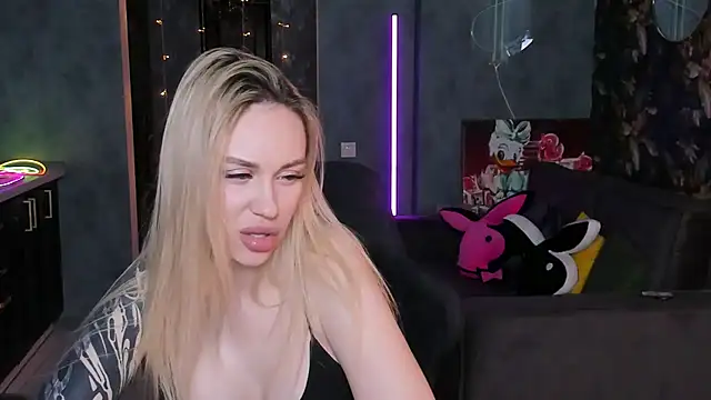 دردشة Blckmirrorr الجنسية المباشرة