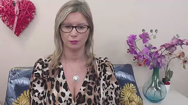 Chat XXX en directo de DoreenSexy