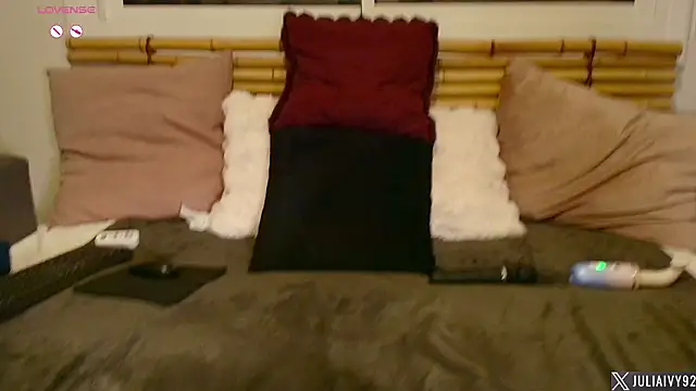 Julia-Ivy – Live XXX-chat