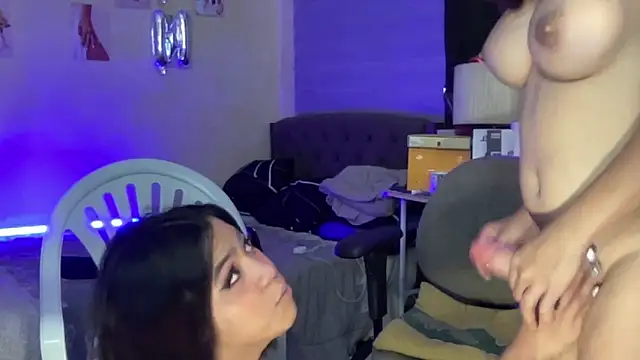 CassieXMarga: онлайн-секс-чат