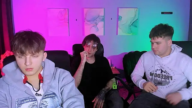 Show modela travis_wolf_ na web-kameri