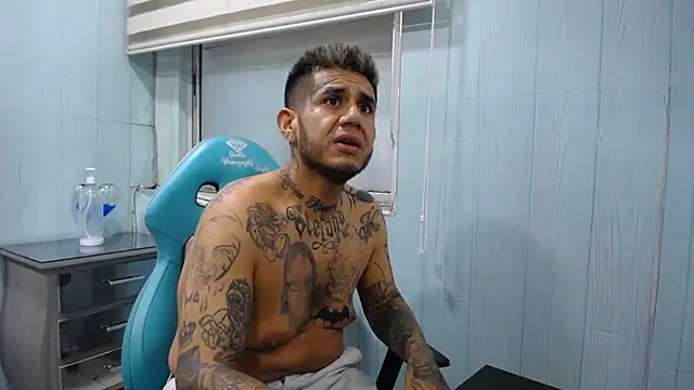 allison_max_tattoo Chat XXX in diretta