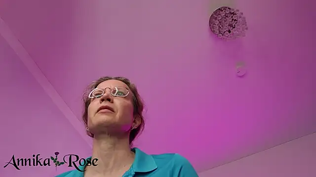 XXX chat uživo modela AnnikaRose