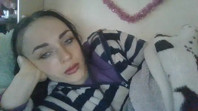 Chat +18 de Trinsy_Love ao vivo