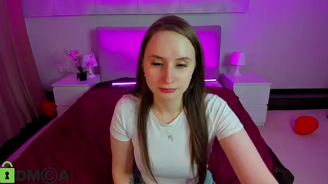 Chat XXX en directo de Kira__Sweet