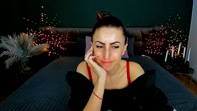 Rebecca_Diamond Pertunjukan Webcam