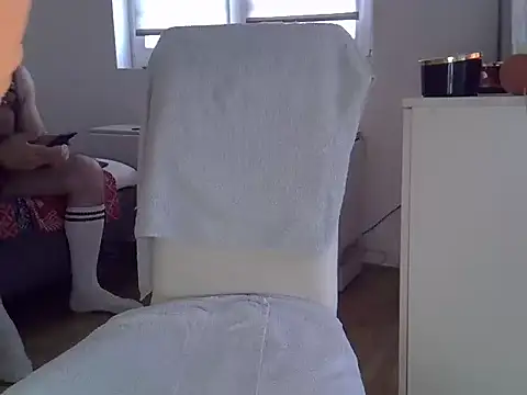 alekandrobg: διαδικτυακό σόου στην κάμερα