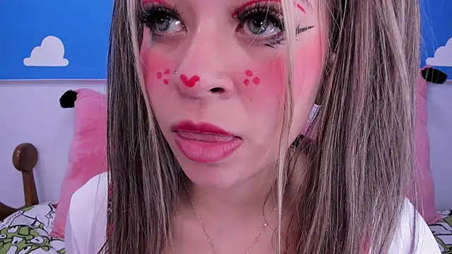 Chatroom XXX en direct de miss__evolet