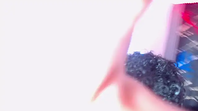 jamescurly00 Show Webcam