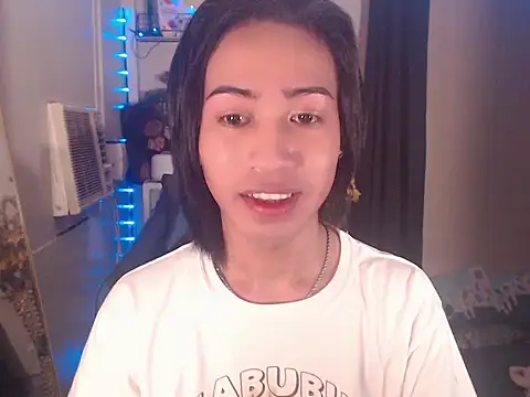 Manilagirl_x élő XXX-chatje