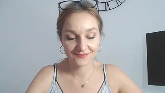 Онлайн чат XXX AliciaDesire