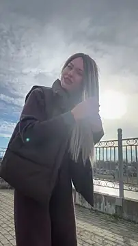 Chatroom XXX en direct de KikiWatson