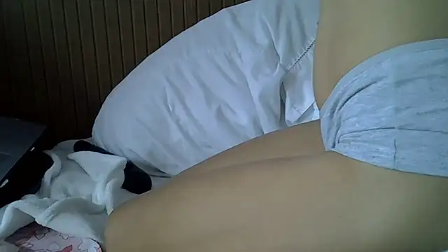 AnaLuxJulia 即時 XXX 聊天