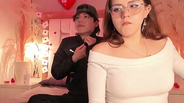 Daphne_And_Roger Live XXX-Chat