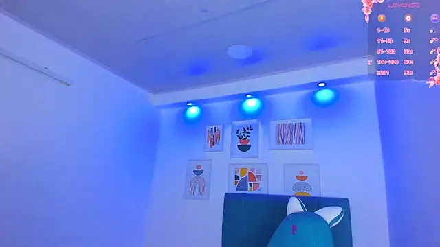 milk_candy18 élő XXX-chatje