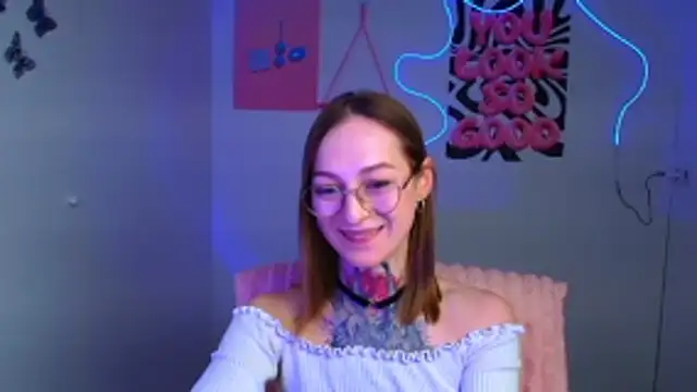 Esmi_Winter লাইভ XXX চ্যাট