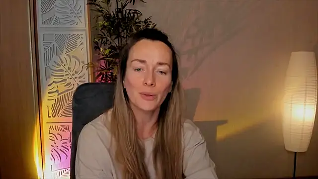 RebeccaMartinez élő XXX-chatje